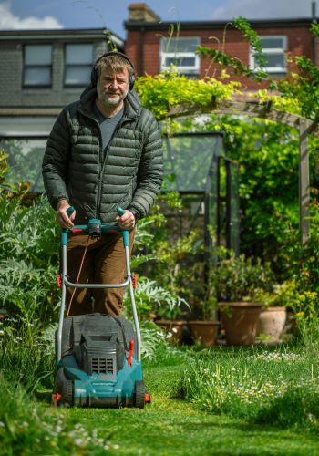 Garden tasks in April, mowing the lawn