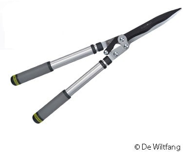 Telescopic hedge shears