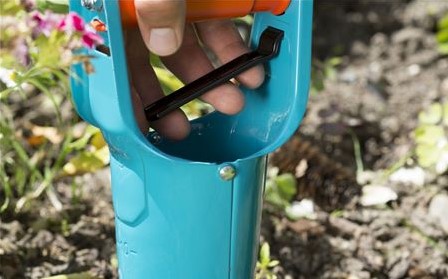 Bulb Planter - Gardena-2