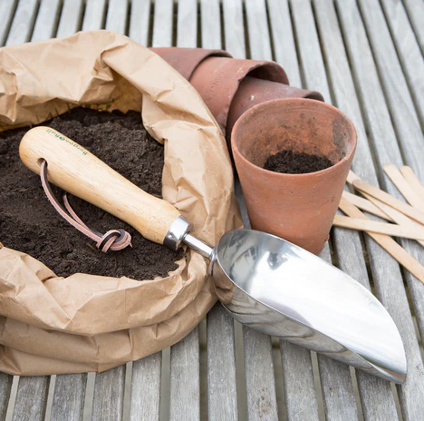 RHS Stainless Compost Scoop - Burgon and Ball-2